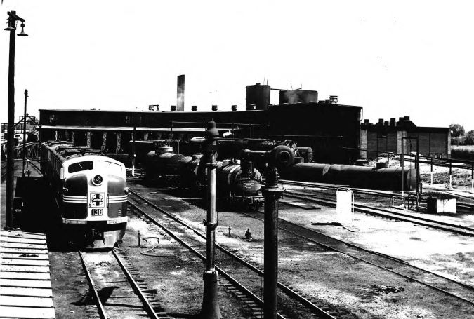 View of roundhouse at Belen. (From BNSF photo archives). View of roundhouse at Belen. (From BNSF photo archives).