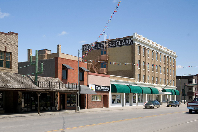 West Main Street in Mandan, North Dakota, part of the Mandan Commercial Historic District. West Main Street in Mandan, North Dakota, part of the Mandan Commercial Historic District.