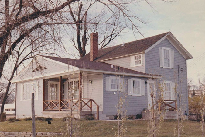 Photo Courtesy of Wayzata Historical Society: Section foreman house in the 1960s Photo Courtesy of Wayzata Historical Society: Section foreman house in the 1960s